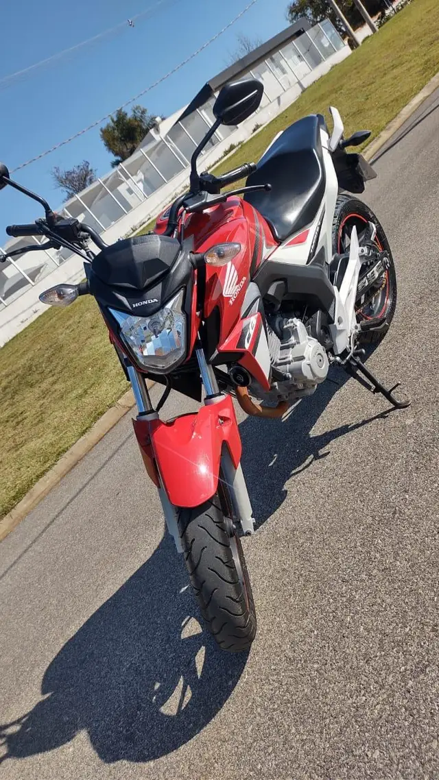 Carro Honda CB 250F Twister 2017 Standard
