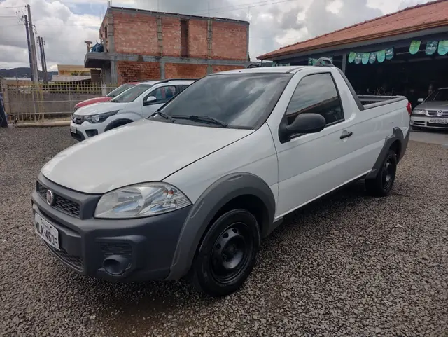 Carro Fiat Strada 2015 Working 1.4 (Flex)