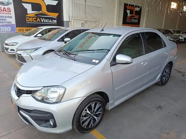Carro Toyota Etios Sedan 2018 Platinum 1.5 (Aut) (Flex)