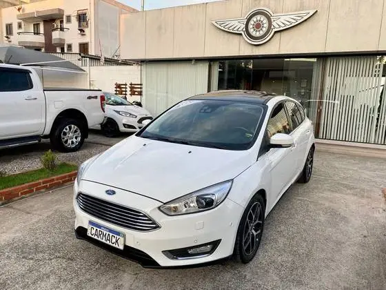 Carro Ford Focus Hatch 2016 Titanium Plus 2.0 PowerShift