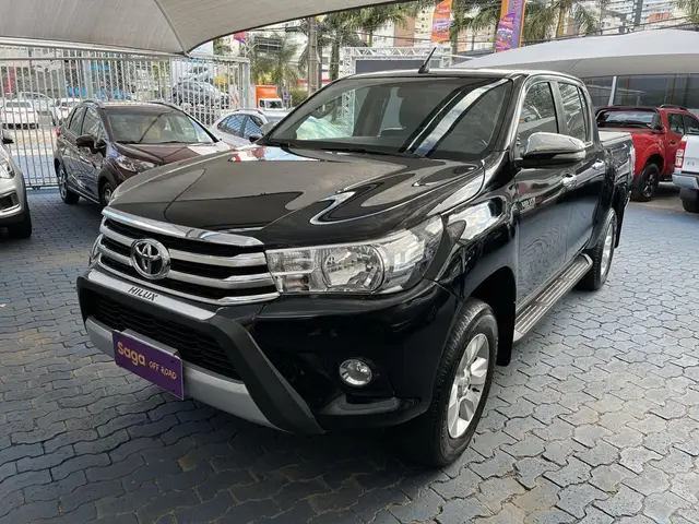 Carro Toyota Hilux Cabine Dupla 2017 Hilux 2.8 TDI SRV CD 4x4 (Aut)