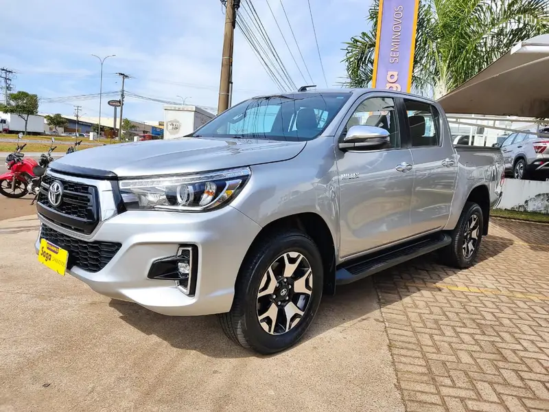 Toyota Hilux 2.8 TDI CD SRX 50th 4x4 (Aut)