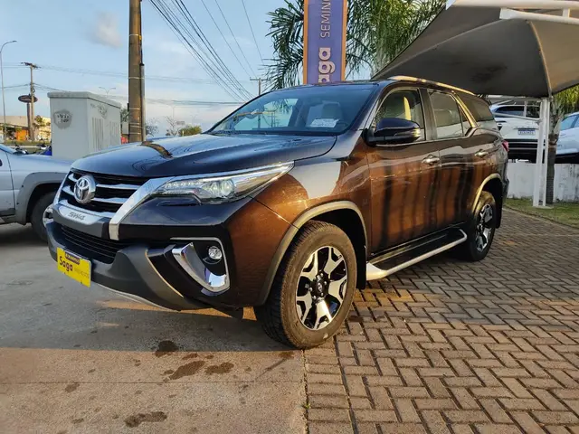Carro Toyota SW4 2019 2.8 TDI SRX 7L 4x4 (Aut) (Diesel)