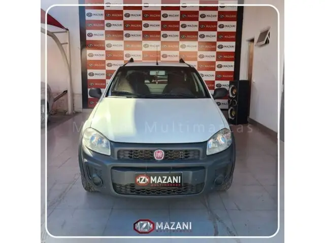 Carro Fiat Strada 2016 Working 1.4 (Flex)