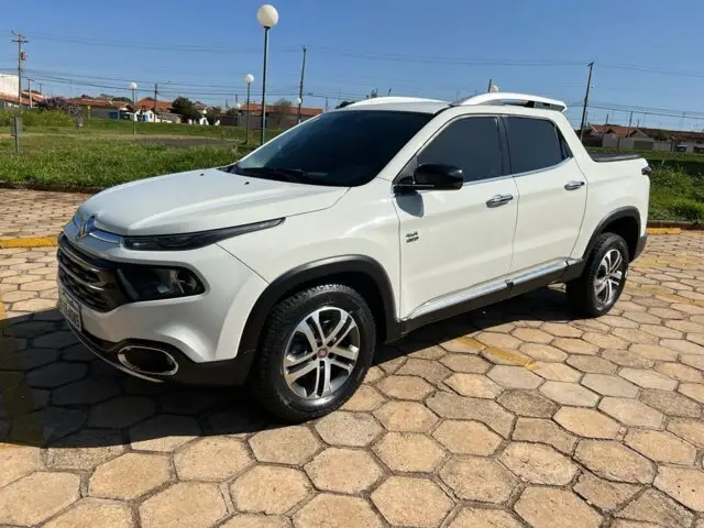 Carro Fiat Toro 2018 Volcano 2.0 diesel AT9 4x4