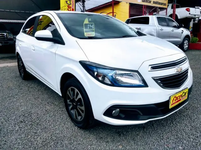 Carro Chevrolet Onix 2014 HATCH LTZ 1.4 8V FlexPower 5p Mec.