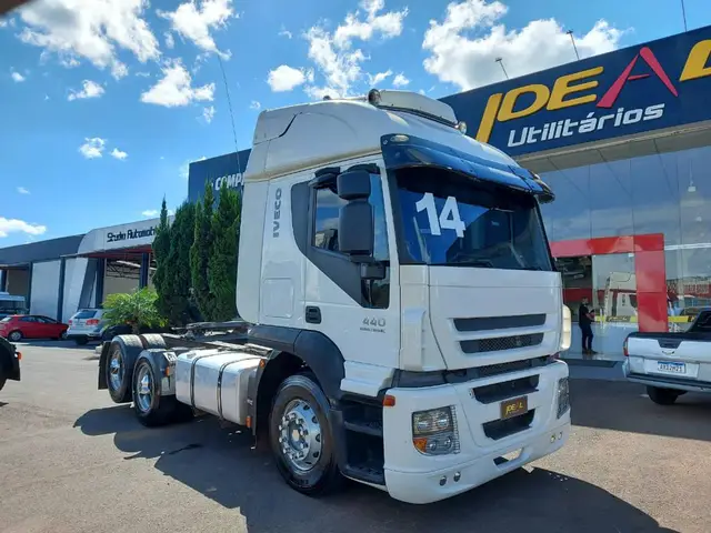 Carro Iveco Stralis 2014 600-S44T 6X2 (Teto Alto)
