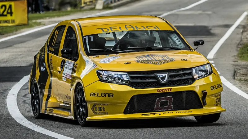 Você pagaria R$ 200.000 neste Logan de corrida com motor de Sandero RS?