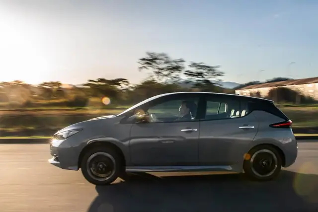 Carro Nissan Leaf 2023 40 kWh Tekna