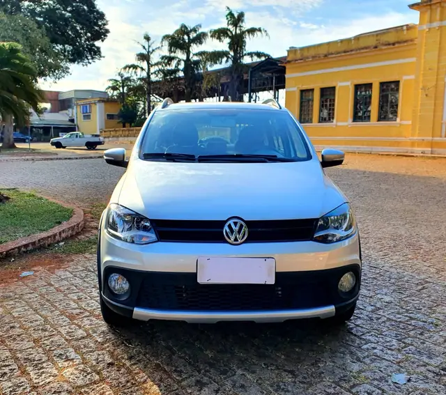 Carro Volkswagen CrossFox 2014 1.6 VHT (Flex)