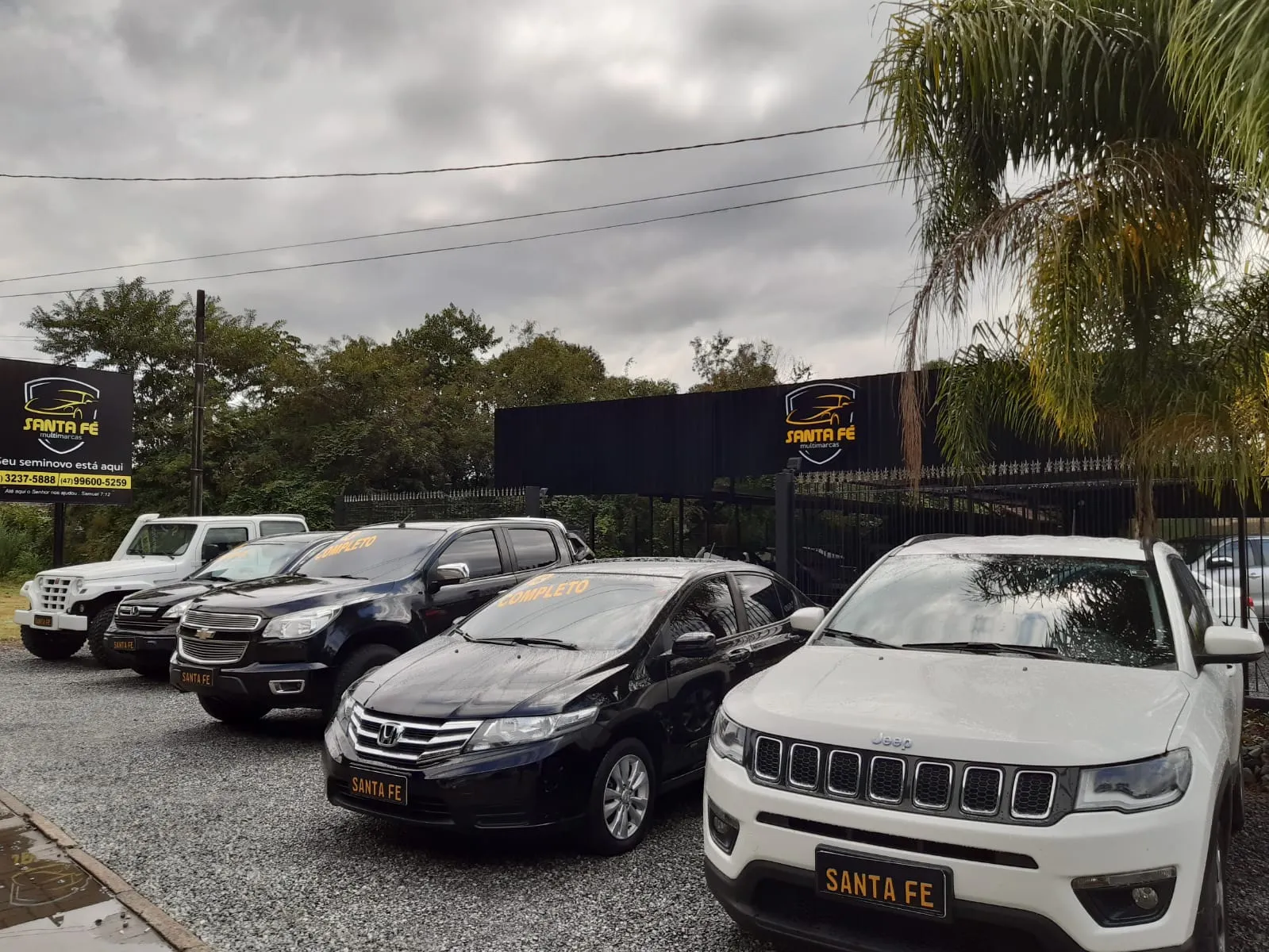 Fachada da loja Veículos à venda em SANTA FÉ Multimarcas - Blumenau - SC | Mobiauto