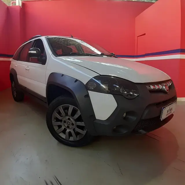 Carro Fiat Weekend 2018 Adventure Locker 1.8 8V (Flex)