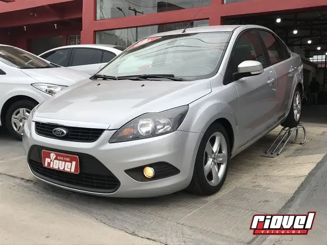 Carro Ford Focus Hatch 2013 GLX 2.0 16V (Flex)