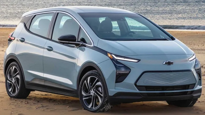 Um ano atrasado, novo Chevrolet Bolt abre porteira de elétricos da GM