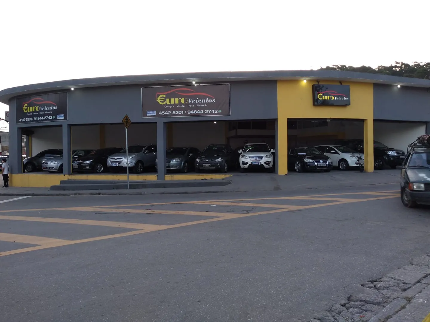 Fachada da loja Euro veiculos - Mauá - SP