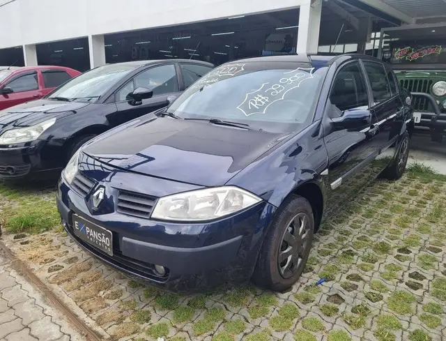 Carro Renault Megane Sedan 2010 Expression 2.0 16V Aut.