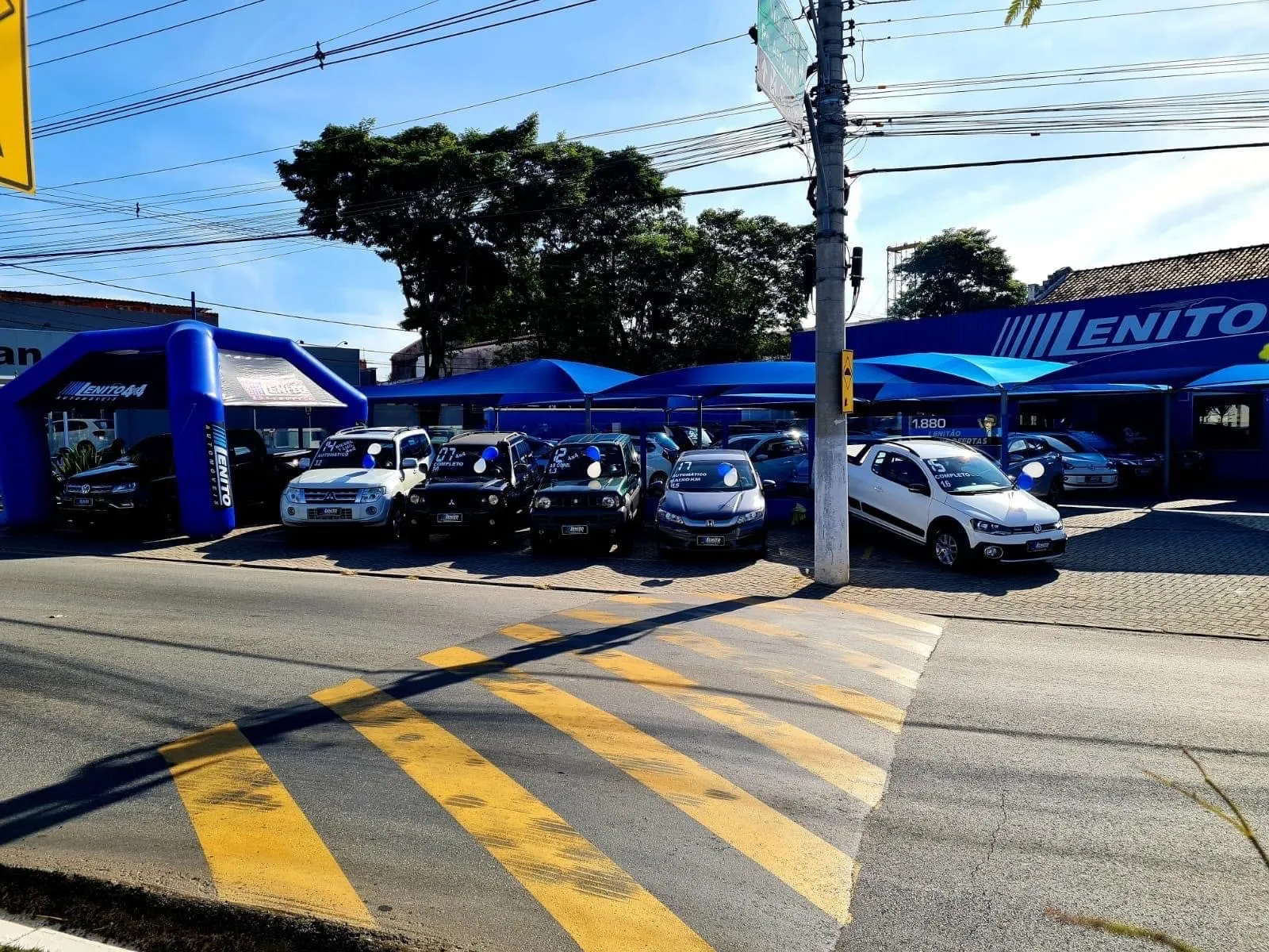 Fachada da loja Veículos à venda em L C MENDES AUTOMOVEIS LTDA - Taubaté - SP | Mobiauto