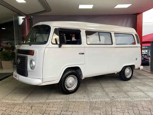 Carro Volkswagen Kombi 2011 Lotação 1.4 (Flex)