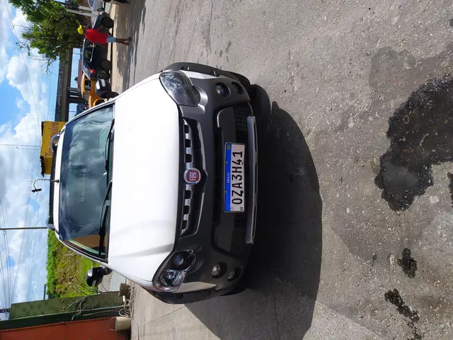 Carro Fiat Strada 2015 Adventure 1.8 16V (Flex) (Cabine Dupla)