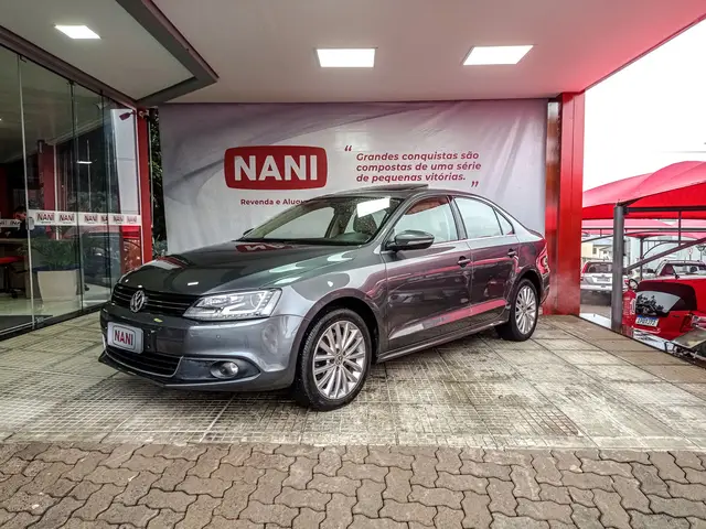 Carro Volkswagen Jetta 2013 2.0 TSI Highline DSG