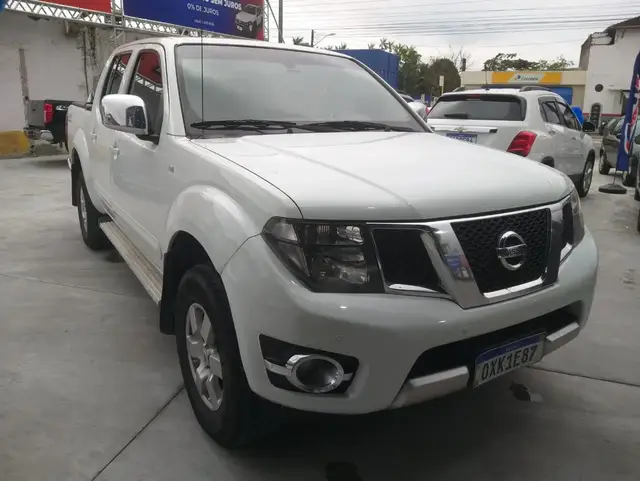 Carro Nissan Frontier 2014 Platinum 2.5 TD CD 4x4