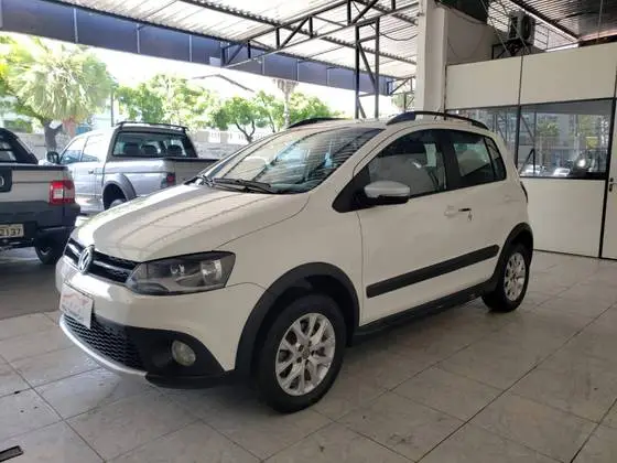Carro Volkswagen CrossFox 2014 1.6 VHT (Flex)