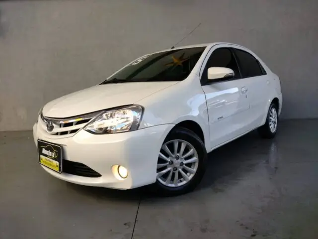 Toyota Etios XLS 1.5 (Flex)