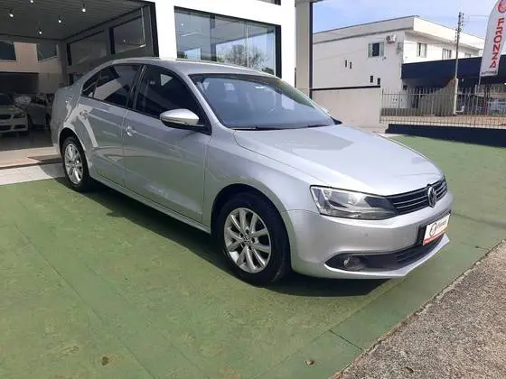 Carro Volkswagen Jetta 2013 2.0 Comfortline Tiptronic (Flex)