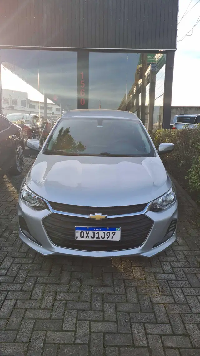 Carro Chevrolet Onix Plus 2020 1.0 LT (Flex)