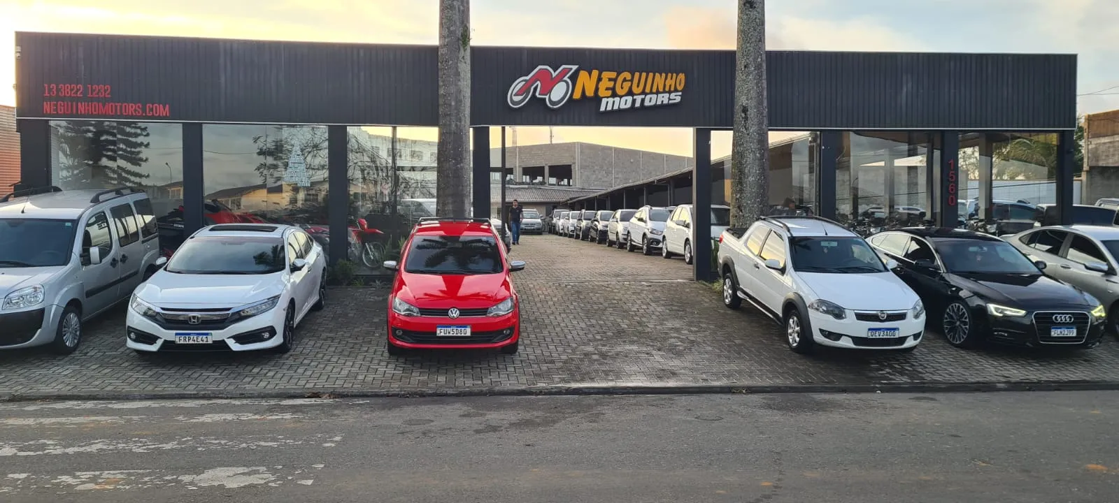 Fachada da loja NEGUINHO VEÍCULOS - Registro - SP
