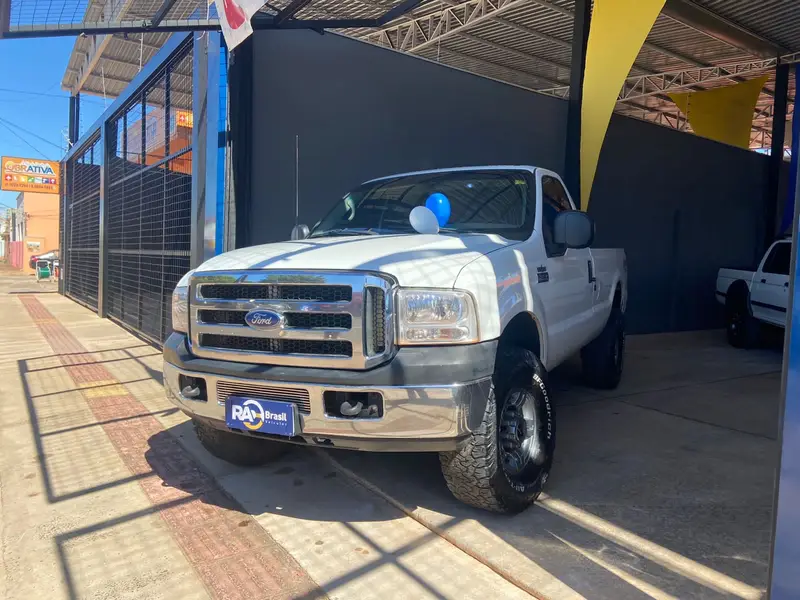 Ford F-250 XLT 4x2 3.9 (Cab Simples)