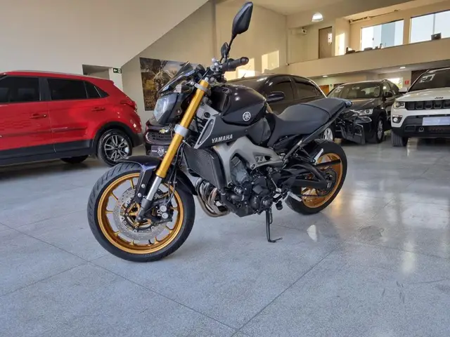 Carro Yamaha MT-09  2016 MT 09