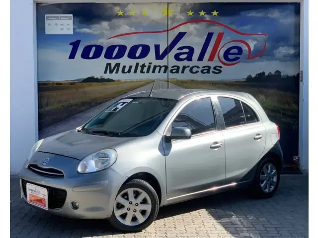 Nissan March 1.6 16V SV (Flex)