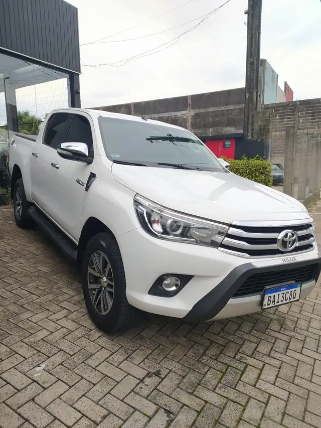 Carro Toyota Hilux Cabine Dupla 2016 Hilux 2.8 TDI SRX CD 4x4 (Aut)