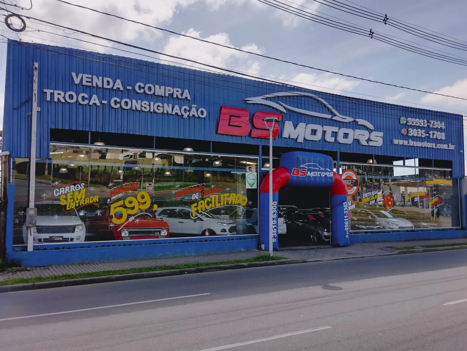 Fachada da loja BS MOTORS - Curitiba - PR