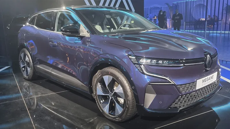 Renault Mégane E-Tech é confirmado no Brasil. Veja quando chega