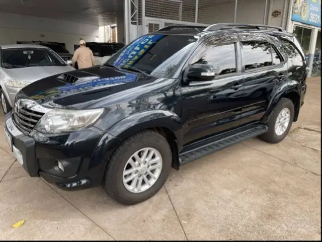 Carro Toyota Hilux SW4 2014 3.0 TDI 4x4 SRV 5L