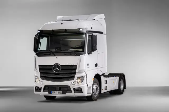 Carro Mercedes-Benz Actros 2022 2548/36 LS 6x2