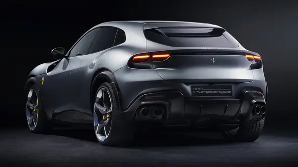 Com motor “raiz” e mais comedido do que o Lamborghini Urus em termos de altura, crossover quer agradar novos clientes sem ofender puristas