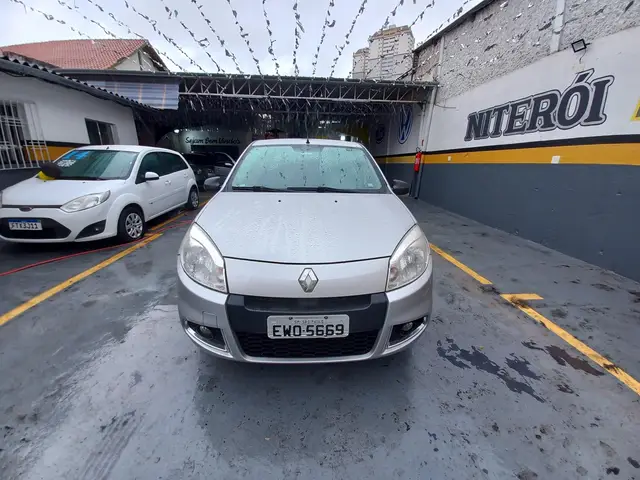 Carro Renault Sandero 2013 Authentique 1.0 16V (flex)