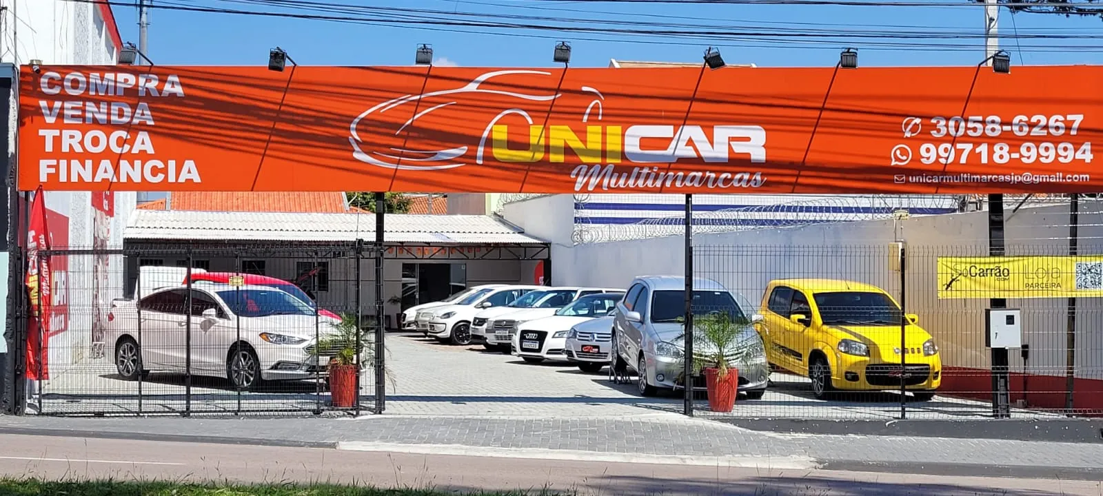 Fachada da loja UNI SJP COMERCIO DE VEICULOS LTDA - São José dos Pinhais - PR