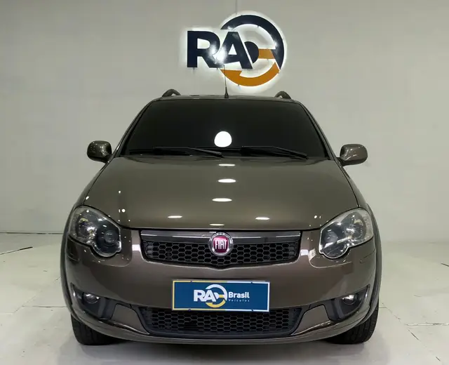 Carro Fiat Strada 2015 Trekking 1.6 16V (Flex) (Cabine Dupla)