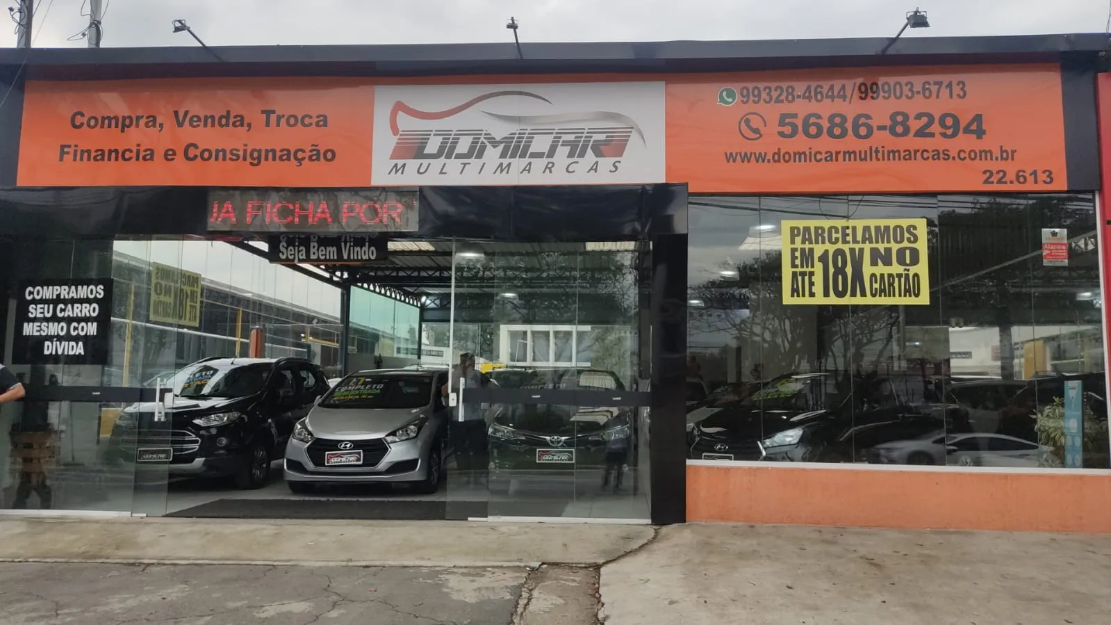 Fachada da loja DOMICAR MULTIMARCAS - São Paulo - SP