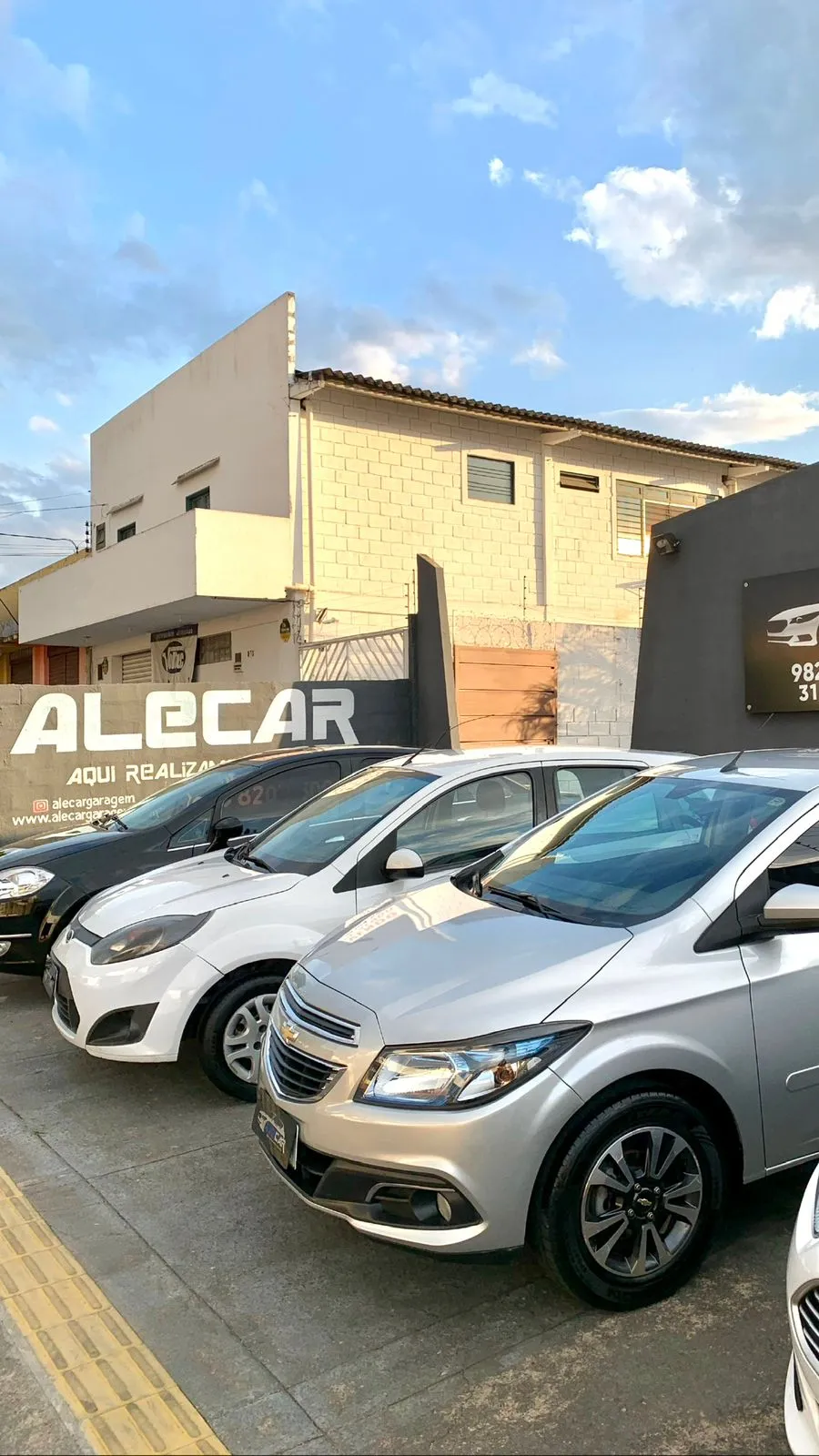 Fachada da loja Veículos à venda em Alecar Veiculos - Goiânia - GO | Mobiauto