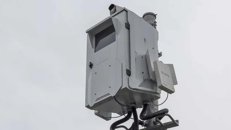 Este radar multa veículos que fazem barulho demais e já está no Brasil