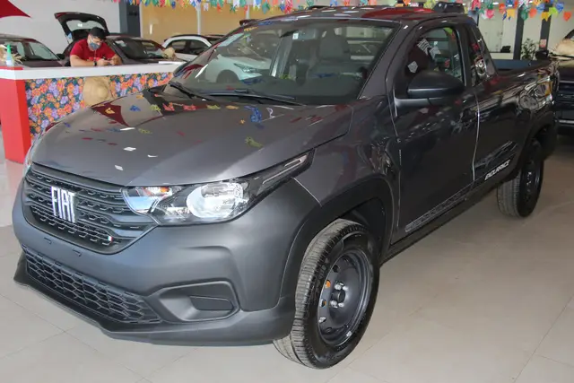 Carro Fiat Strada 2023 Endurance 1.4 Cabine Plus (Flex)