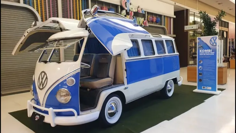 Esta VW Kombi já é elétrica e tem até “asas” nas portas dianteiras