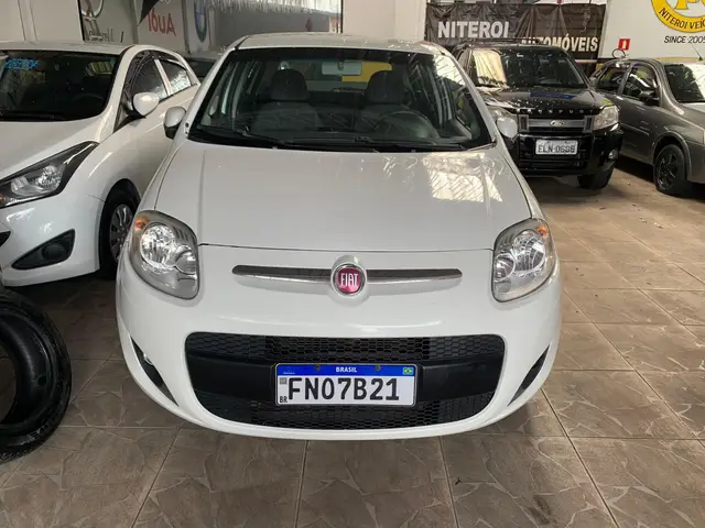 Carro Fiat Palio 2014 Attractive 1.0 8V (Flex)