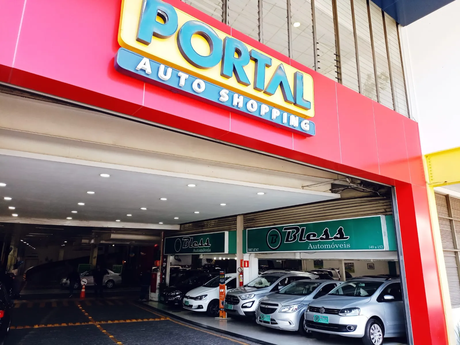 Fachada da loja Veículos à venda em Bless Automóveis - Belo Horizonte - MG | Mobiauto