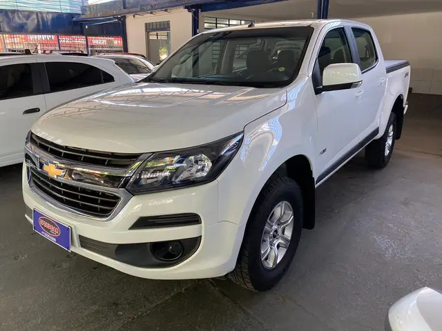 Carro Chevrolet S10 Cabine Simples 2021 S10 2.8 CTDi Chassi Cabine LS 4WD